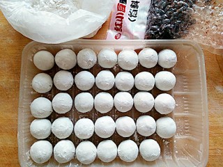 26、桂花黑芝麻汤圆（纯手工无油低糖版）,多包一些冷冻保存。