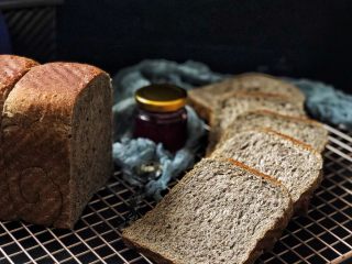 17、黑芝麻吐司(一次发酵),成品图