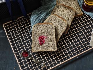 18、黑芝麻吐司(一次发酵),成品图