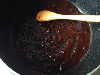 8、饺皮酱香饼,小火煸炒一会