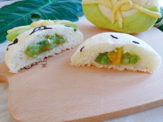 16、端午节手工粽心造型软欧包,有粽子馅