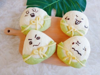 17、端午节手工粽心造型软欧包,成品。