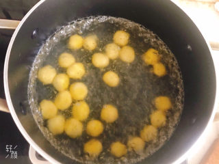 9、南瓜????红糖小圆子,水开下锅煮