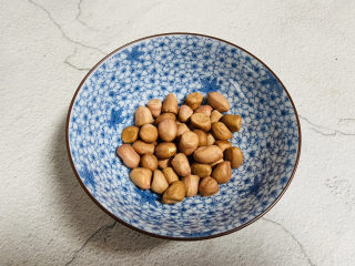 4、黑米红豆粥,花生