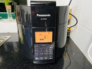 14、黑米红豆粥,摁煮粥功能键，睡前预约黑米粥，明早一起床就可以吃