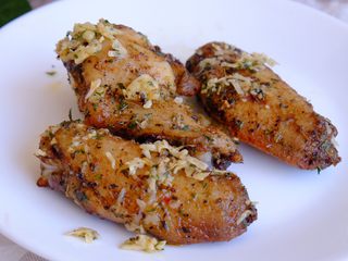 13、怎样把鸡翅吃干抹净(煎烤蒸三法）,哒啦 香草烤鸡翅就完成啦 尽情享用吧