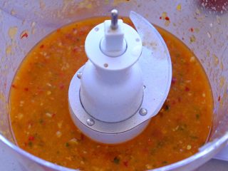 36、怎样把鸡翅吃干抹净(煎烤蒸三法）,搅打至顺滑 