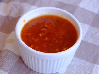 39、怎样把鸡翅吃干抹净(煎烤蒸三法）,倒入小碗中待用