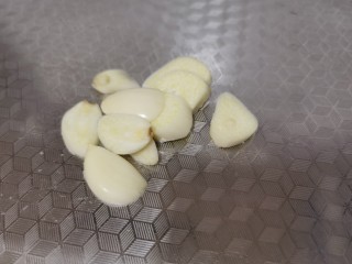 11、尖椒炒鸡蛋,大蒜切片