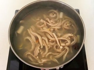 13、凉拌牛肚,牛肚丝煮好了