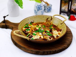 19、酱焖海鲳鱼,配上米饭或是面食,真的不要太赞哟,下饭和下酒都是最好的选择哟。