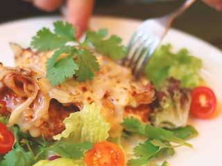 13、炸鸡披萨,摆盘，完工~