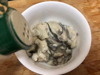 7、牡蛎豆腐汤,少许白胡椒粉