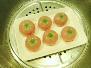 4、番茄汤圆,待出锅后可在表面刷上薄薄一层油；防止表面变干。