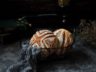 13、蔓越梅花生黑麦软欧包,成品图