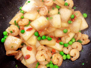 17、冬瓜炒虾仁,关火出锅了。