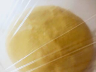 2、日式南瓜造型面包,发酵以后变大了～