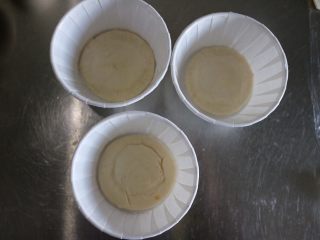 5、迷你培根鸡蛋酥饼,取出的酥皮正好放在底部，完美