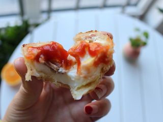 15、迷你培根鸡蛋酥饼,搭配上番茄酱，也是一番风味