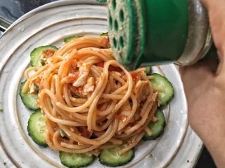 12、茄汁鸡蛋意面,撒点黑胡椒粉