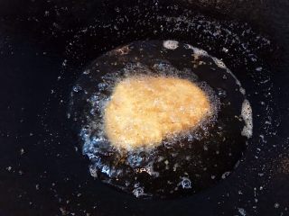 17、美味的日式炸猪排,翻面