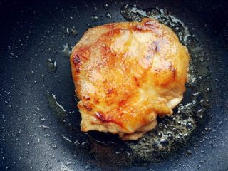 6、日式照烧鸡腿饭,两面都煎至焦黄