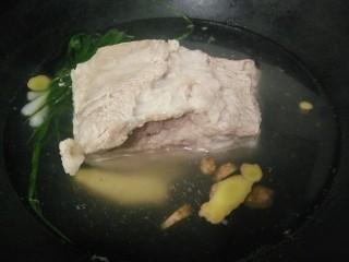 3、【家乡菜】扣肉,一起煮熟