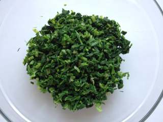 7、元宵节-四喜汤圆,挤干水分切碎