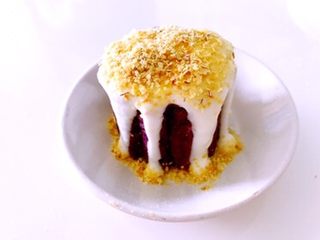 9、麦胚酸奶淋紫薯，对挑食人是赤裸裸的诱惑,洒上麦胚。