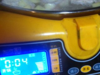 5、醪糟水果甜汤,十五分钟后加汤圆