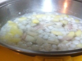 6、醪糟水果甜汤,十八分钟后完成