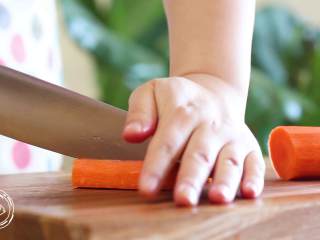 5、五彩小汤圆12m+宝宝辅食,胡萝卜切块~