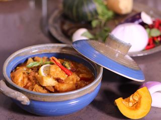 11、泰式咖喱虾,放入炖锅收汁