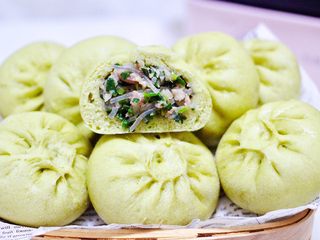 20、韭菜粉条发面包,好吃到哭，宝贝一口气吃了四个。