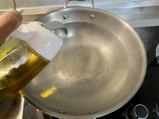 10、蒜蓉西兰花,几滴食用油