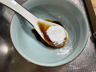 16、蒜蓉西兰花,半汤匙淀粉