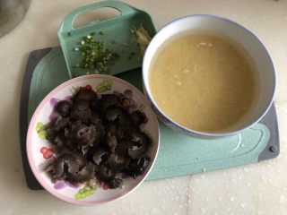 9、黄海遨游益“肾&心”➕热乎乎海参小米粥,全部食材准备好