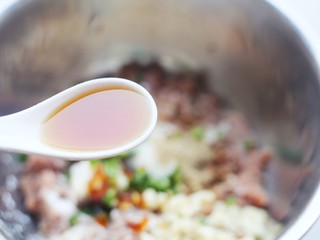 8、莲藕肉丸,香油。