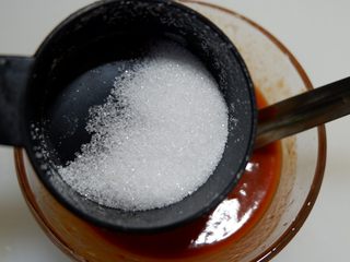 9、韩式辣酱虎皮蛋,白糖