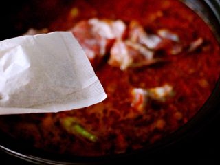 12、豆瓣酱羊蝎子,加入一包炖排骨调料包