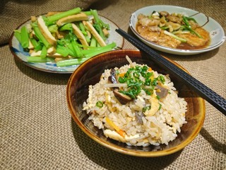 29、电饭煲+日式油饭,撒上蔥花！開動！