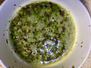 11、#春食野菜#椿芽烘鹅蛋,再次将搅匀