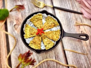 15、#春食野菜#椿芽烘鹅蛋,装盘,椿芽独特的香味和鹅蛋的碰撞简直是太绝,赶快趁热吃吧