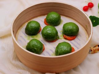 18、清新碧绿的青叶汁黑芝麻豆沙青团,是不是很美腻