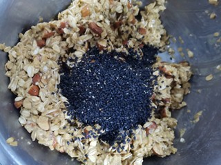 8、燕麦棒,加入黑芝麻