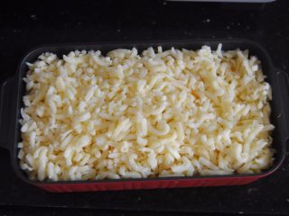 10、鲜芒芝士饭,放上马苏里拉芝士，喜欢吃的可以多放点~