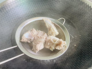 9、排骨焖面,沥干水分