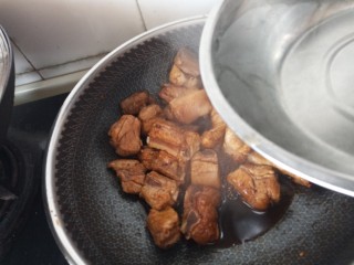 11、照烧排骨,加入清水