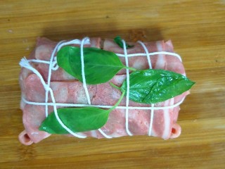 11、培根土豆卷,再夹上新鲜的罗勒叶