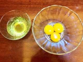 2、清爽夏日《日式抹茶冰淇淋》【甜点】,分开鸡蛋